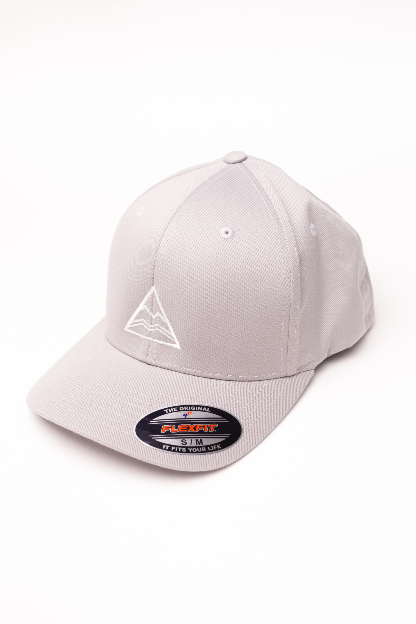 КАРТЕЛЬБ - бейсболка Flexfit 6277 - серая, вышивка белый лого △ — изображение 2