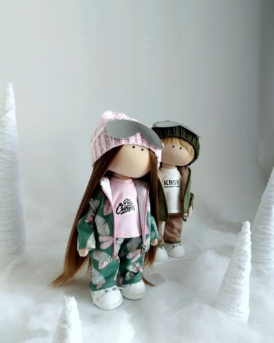 EP Сноубордистка в зеленом принт костюме, ручная работа @elenaprekrasna_ya