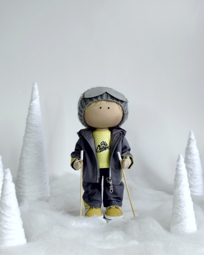EP Лыжник в сером костюме, ручная работа @elenaprekrasna_ya